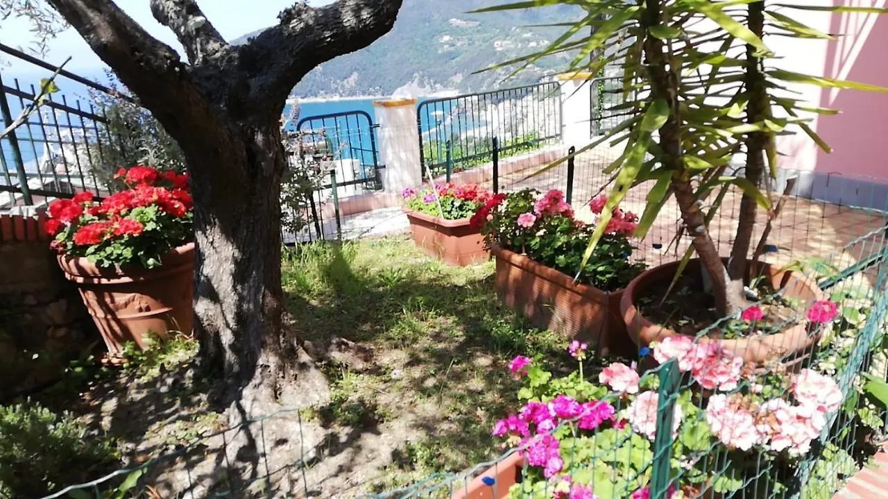 Sussurro Del Mare Villa Moneglia Italy